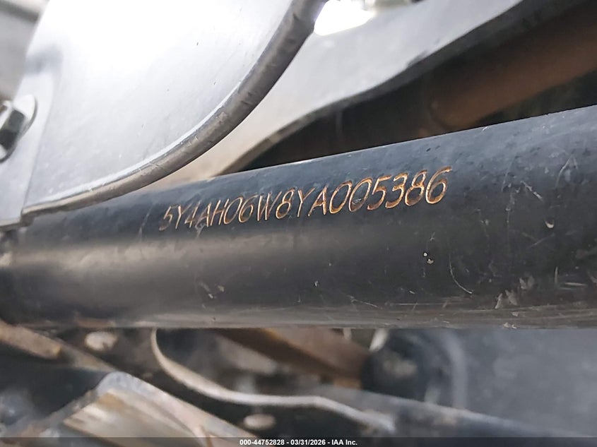 2000 Yamaha Yfm400 VIN: 5Y4AH06W8YA005386 Lot: 44752828