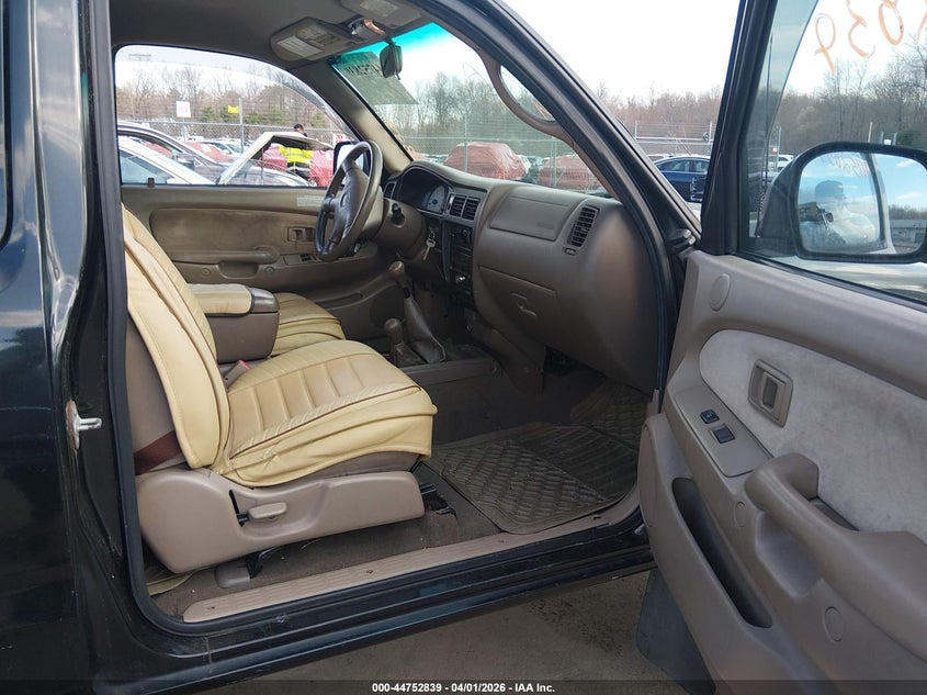 2001 Toyota Tacoma Base V6