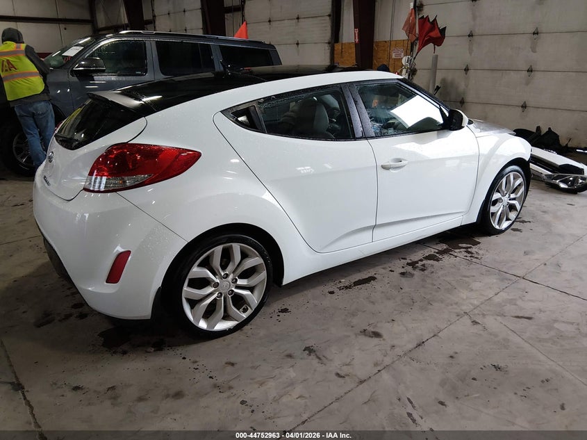 2013 Hyundai Veloster Base W/Gray
