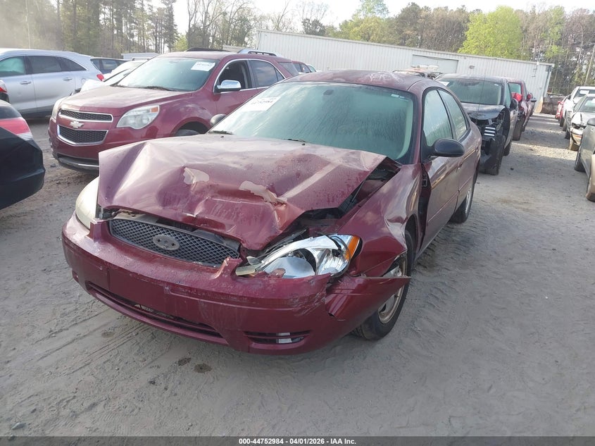2005 Ford Taurus Se