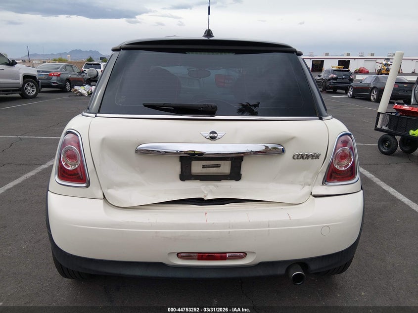 2013 Mini Hardtop Cooper VIN: WMWSU3C56DT548303 Lot: 44753252