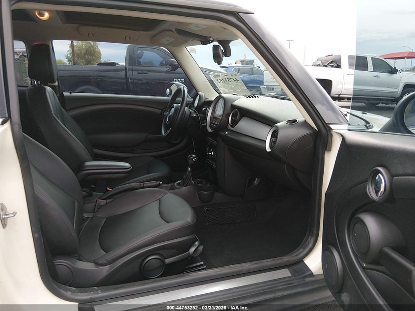 2013 Mini Hardtop Cooper VIN: WMWSU3C56DT548303 Lot: 44753252