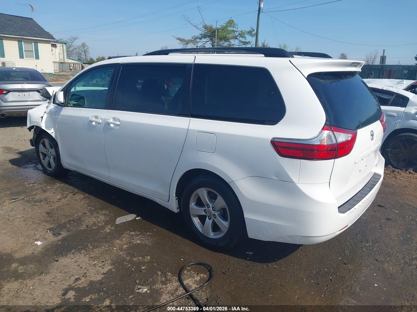 2015 Toyota Sienna Le 8 Passenger