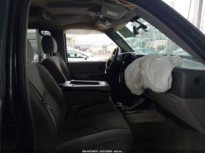 2004 Chevrolet Suburban C1500