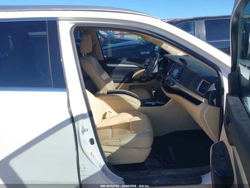 2014 Toyota Highlander Le Plus V6