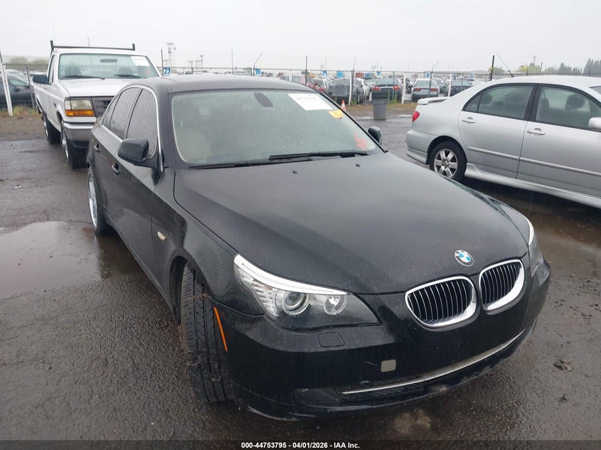 2010 BMW 528I