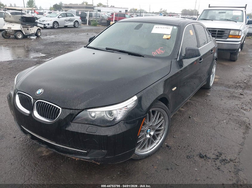 2010 BMW 528I