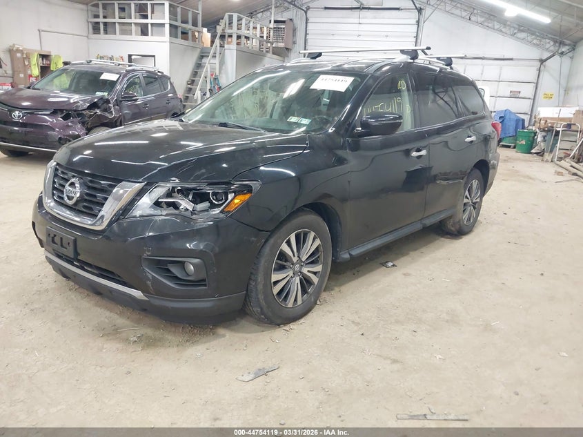 2018 Nissan Pathfinder Sv