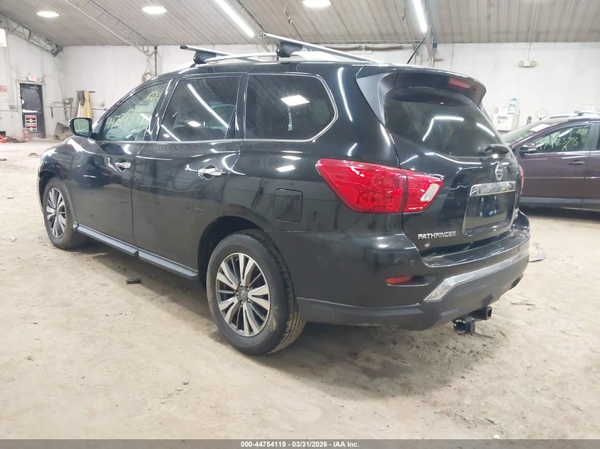 2018 Nissan Pathfinder Sv