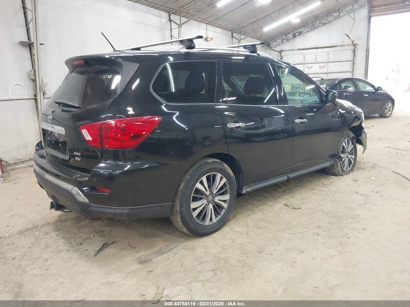 2018 Nissan Pathfinder Sv