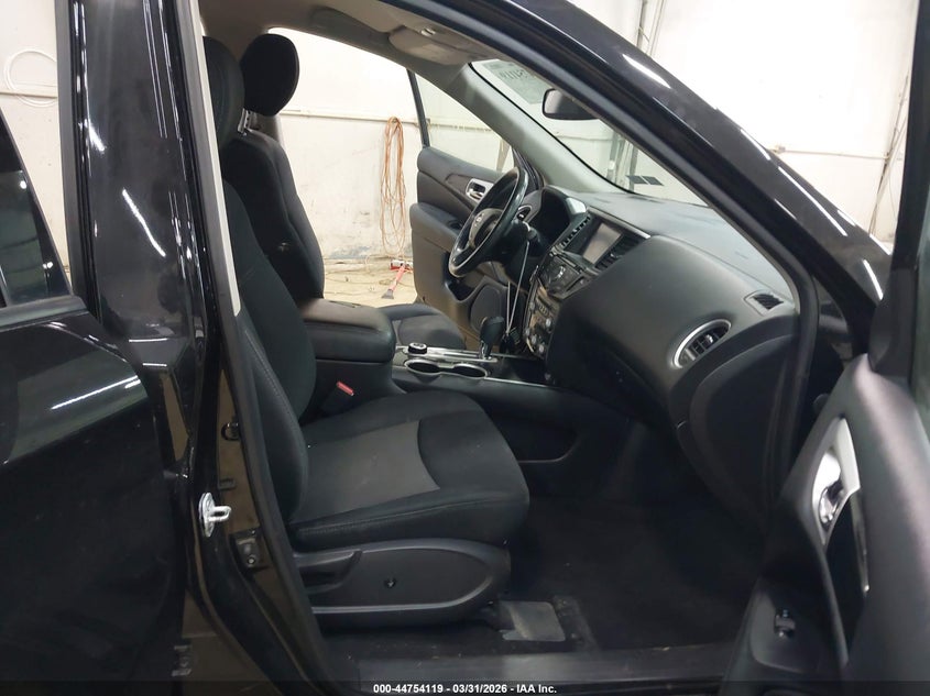 2018 Nissan Pathfinder Sv