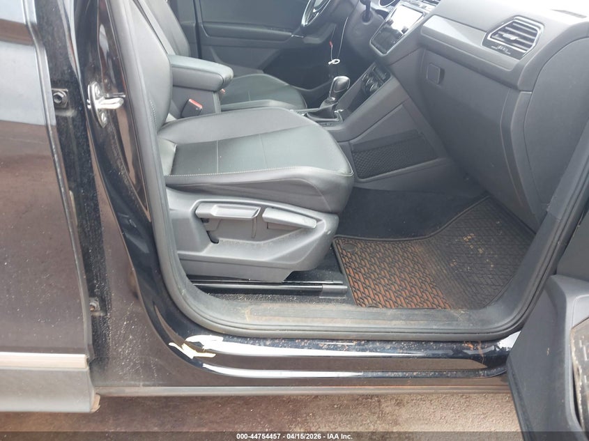 2018 Volkswagen Tiguan 2.0T Se/2.0T Sel VIN: 3VV2B7AX6JM088284 Lot: 44754457