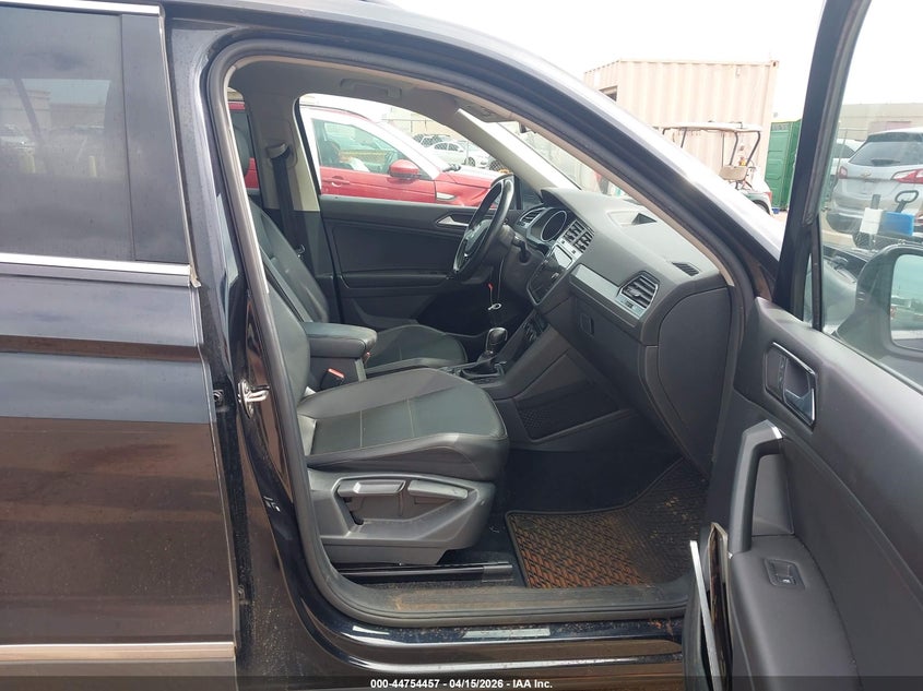 2018 VOLKSWAGEN TIGUAN auction photo 5