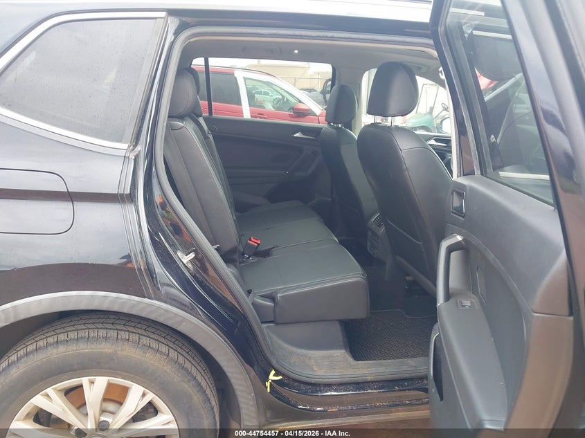 2018 VOLKSWAGEN TIGUAN auction photo 8