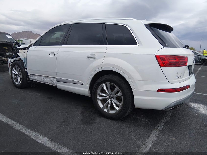 Vin: wa1ahaf7xhd040124, lot: 45251937, audi q7 2.0t premium 20173