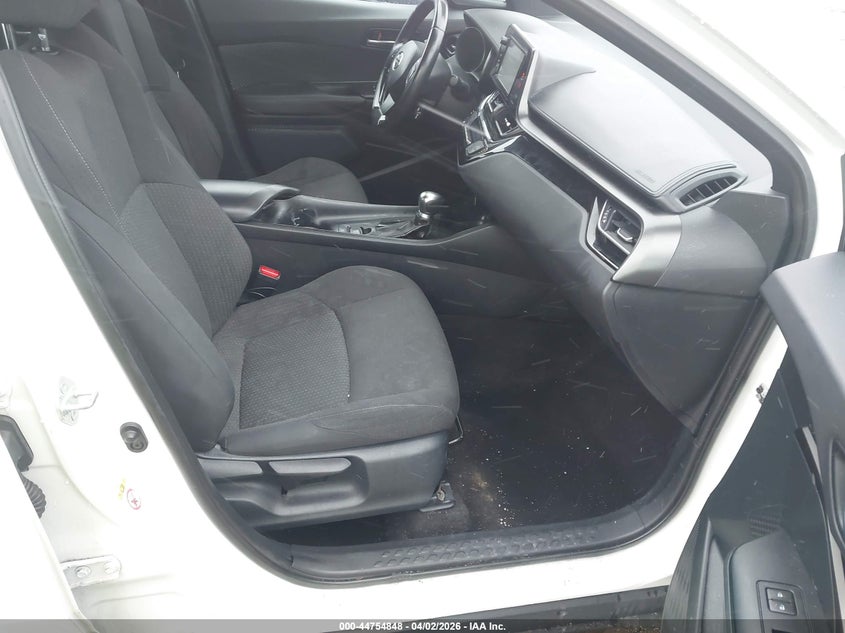 VIN NMTKHMBX7JR059353 2018 TOYOTA C-HR XLE PREMIUM