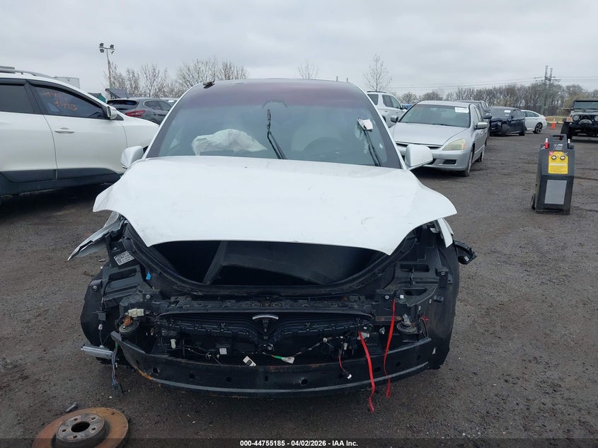 2020 Tesla Model X Long Range Dual Motor All-Wheel Drive/Long Range Plus Dual Motor All-Wheel Drive VIN: 5YJXCBE25LF282282 Lot: 44755185
