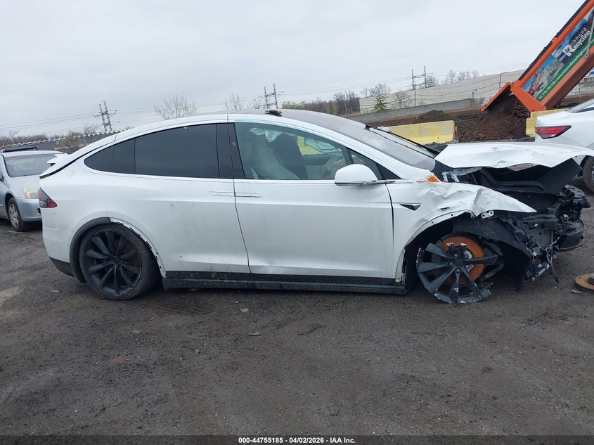 2020 Tesla Model X Long Range Dual Motor All-Wheel Drive/Long Range Plus Dual Motor All-Wheel Drive VIN: 5YJXCBE25LF282282 Lot: 44755185