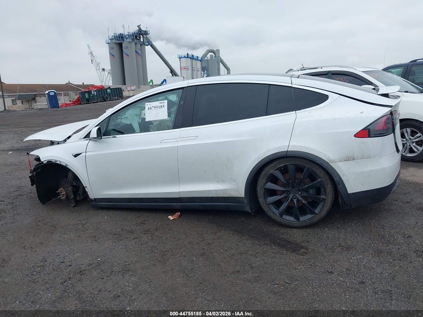 2020 Tesla Model X Long Range Dual Motor All-Wheel Drive/Long Range Plus Dual Motor All-Wheel Drive VIN: 5YJXCBE25LF282282 Lot: 44755185