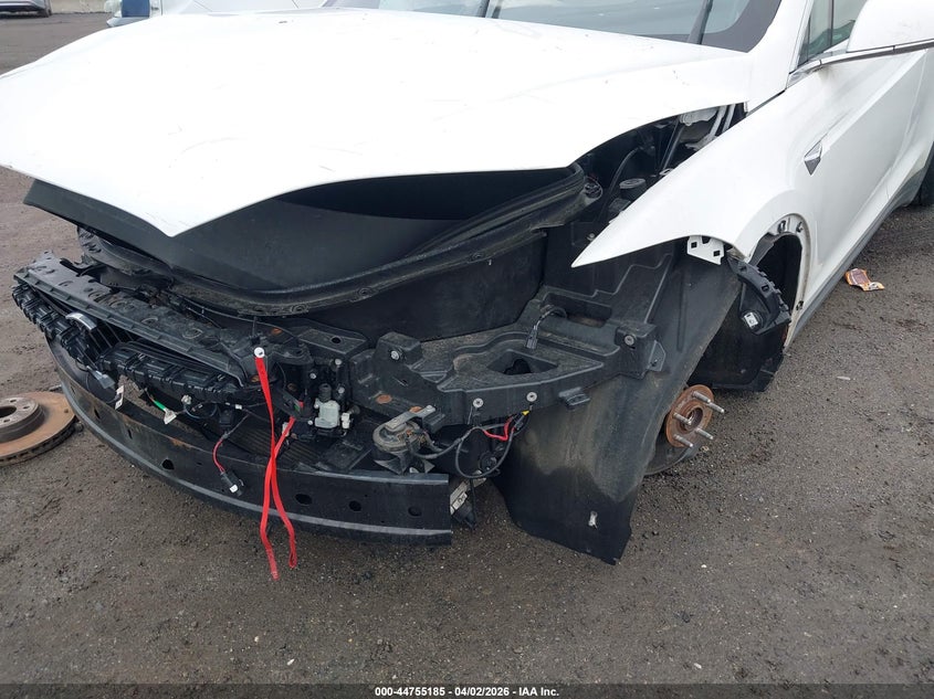 2020 Tesla Model X Long Range Dual Motor All-Wheel Drive/Long Range Plus Dual Motor All-Wheel Drive VIN: 5YJXCBE25LF282282 Lot: 44755185