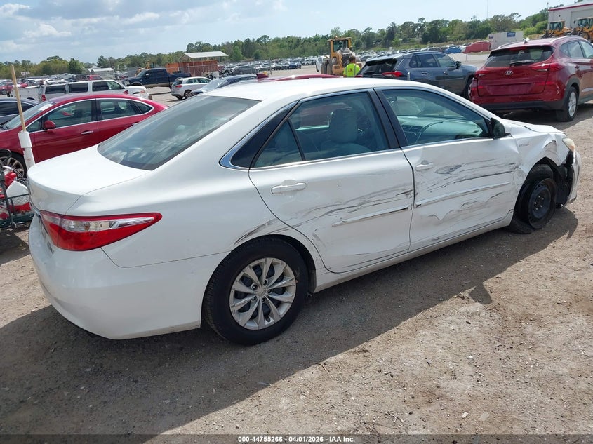 2015 Toyota Camry Hybrid Le