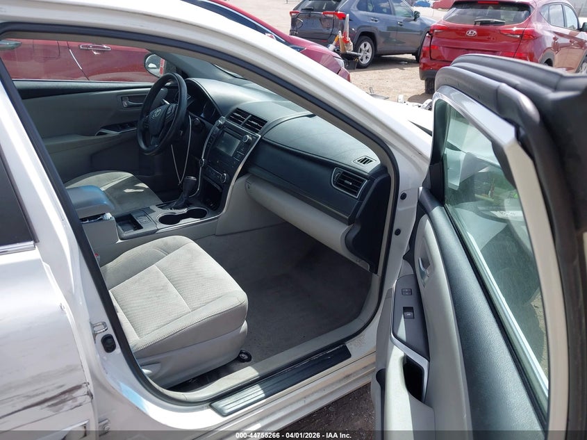 2015 Toyota Camry Hybrid Le