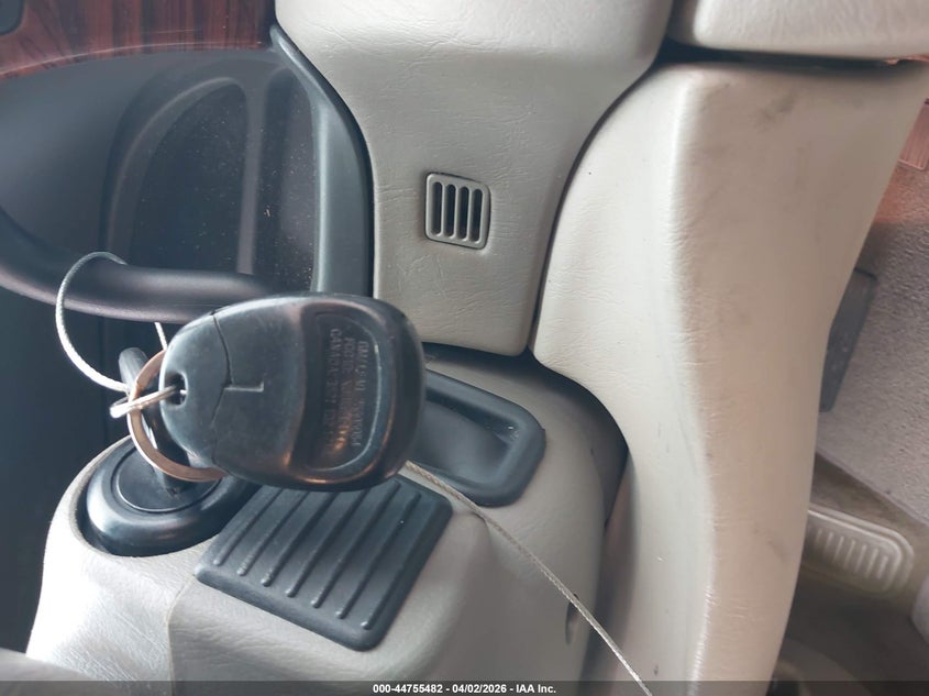 2005 Cadillac Deville Livery VIN: 1G6KD54Y75U196810 Lot: 44755482