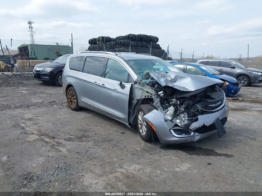 2019 Chrysler Pacifica Touring L