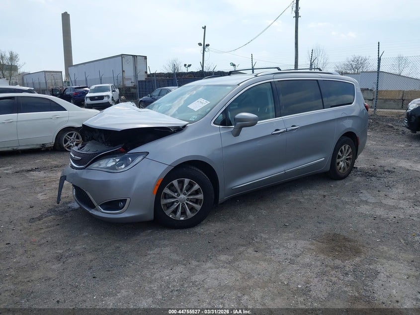 2019 Chrysler Pacifica Touring L