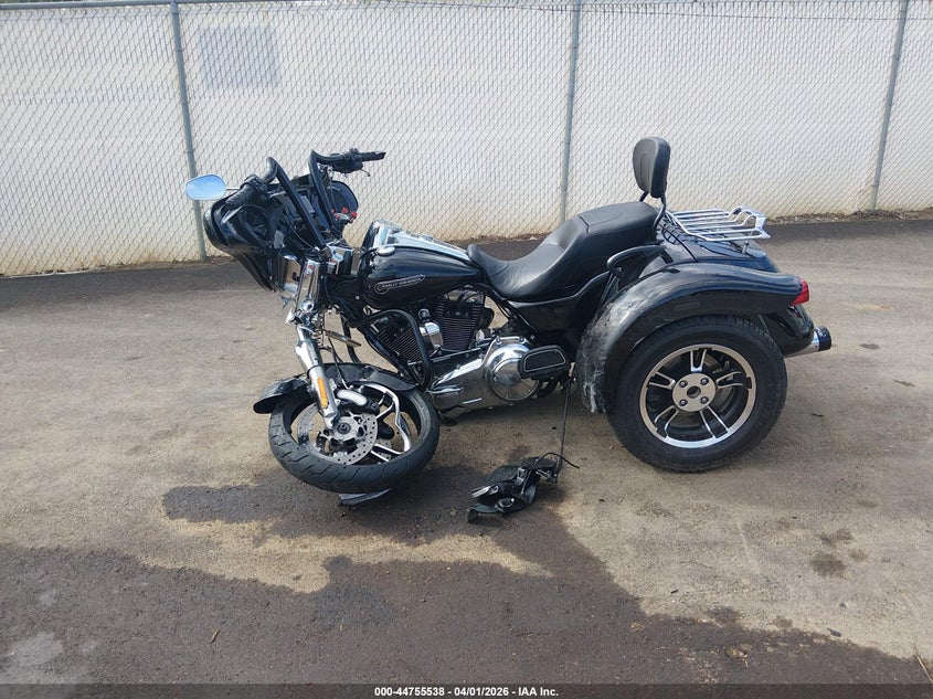 2015 Harley-Davidson Flrt Free Wheeler VIN: 1HD1MCM19FB852503 Lot: 44755538