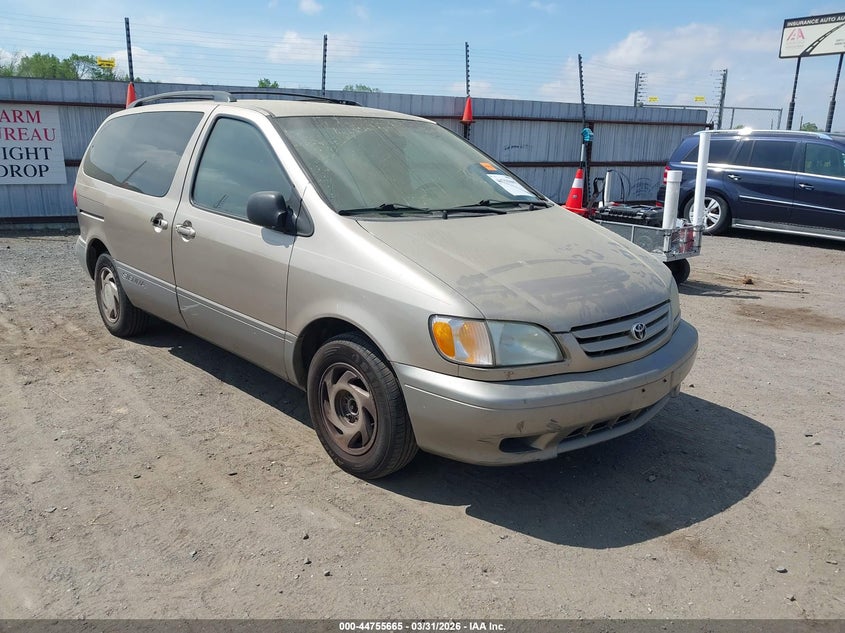 2003 Toyota Sienna Le