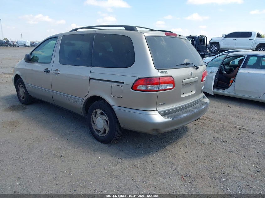 2003 Toyota Sienna Le