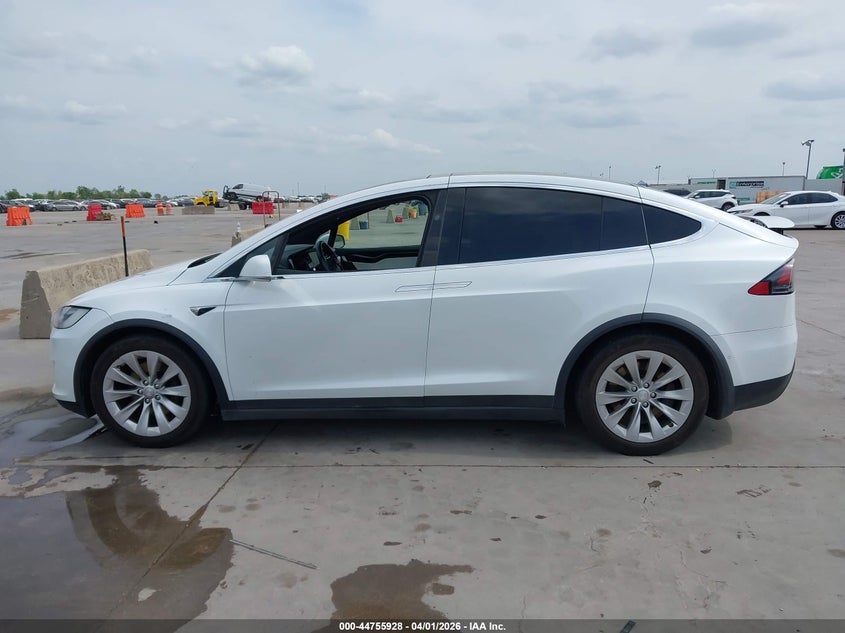 2019 Tesla Model X 100D/75D/Long Range VIN: 5YJXCAE23KF160545 Lot: 44755928