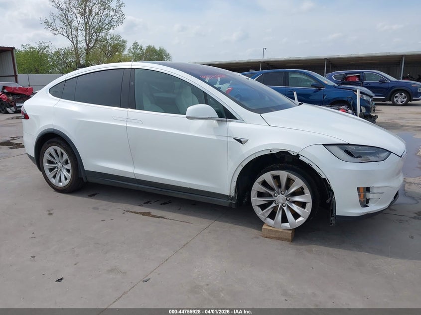 2019 Tesla Model X 100D/75D/Long Range VIN: 5YJXCAE23KF160545 Lot: 44755928