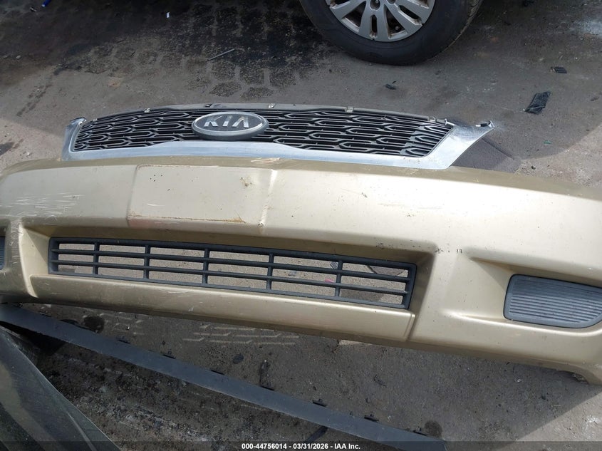 2011 Kia Sedona Lx VIN: KNDMG4C74B6385138 Lot: 44756014