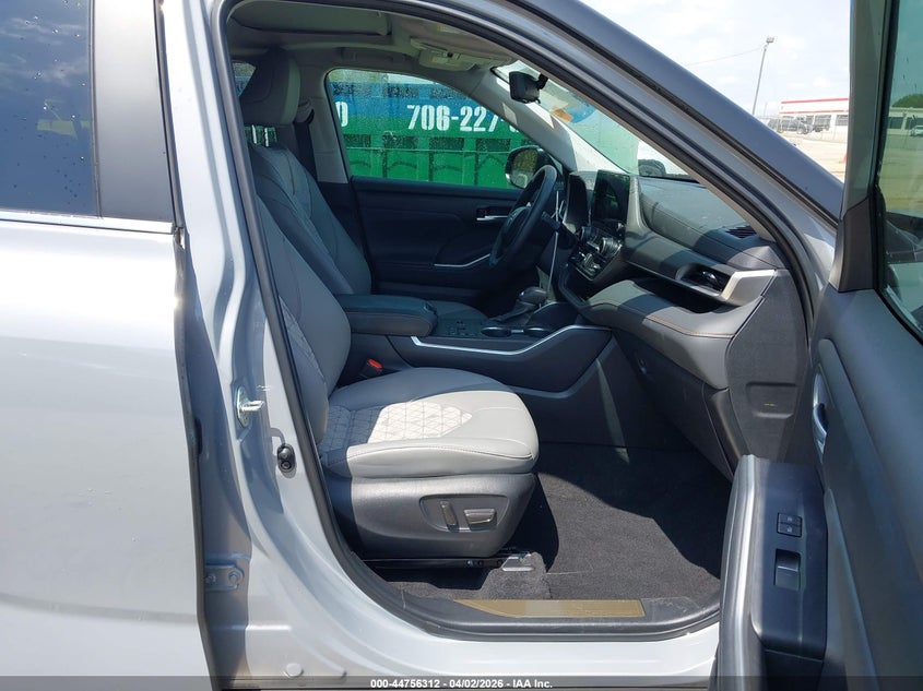 2023 Toyota Highlander Hybrid Xle Bronze