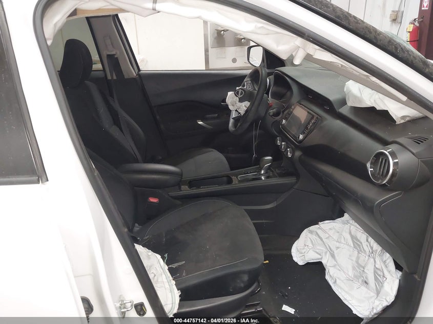 2024 Nissan Kicks Sv Xtronic Cvt