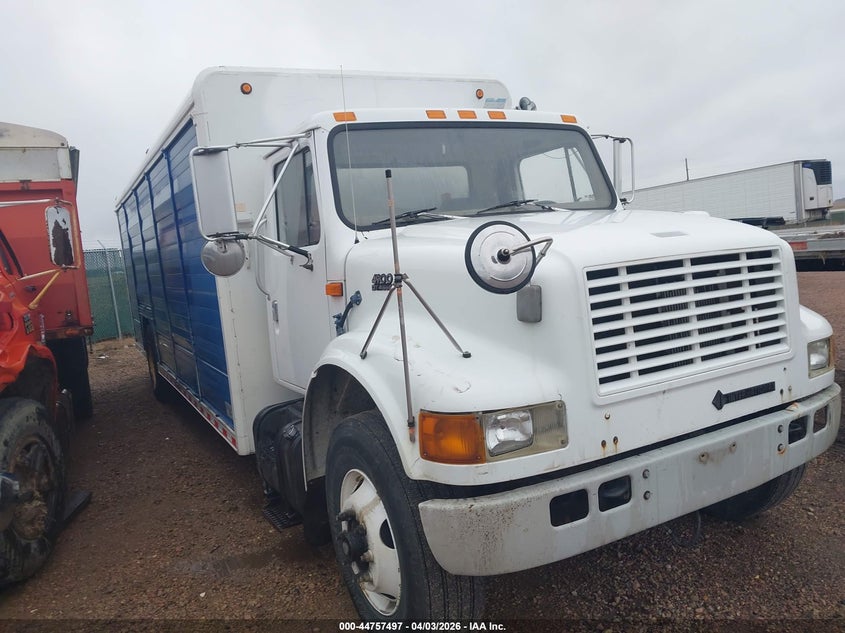 1999 INTERNATIONAL 4000 4900