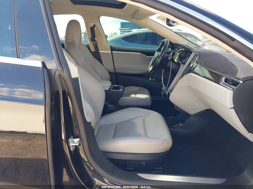 2015 TESLA MODEL S auction photo 5