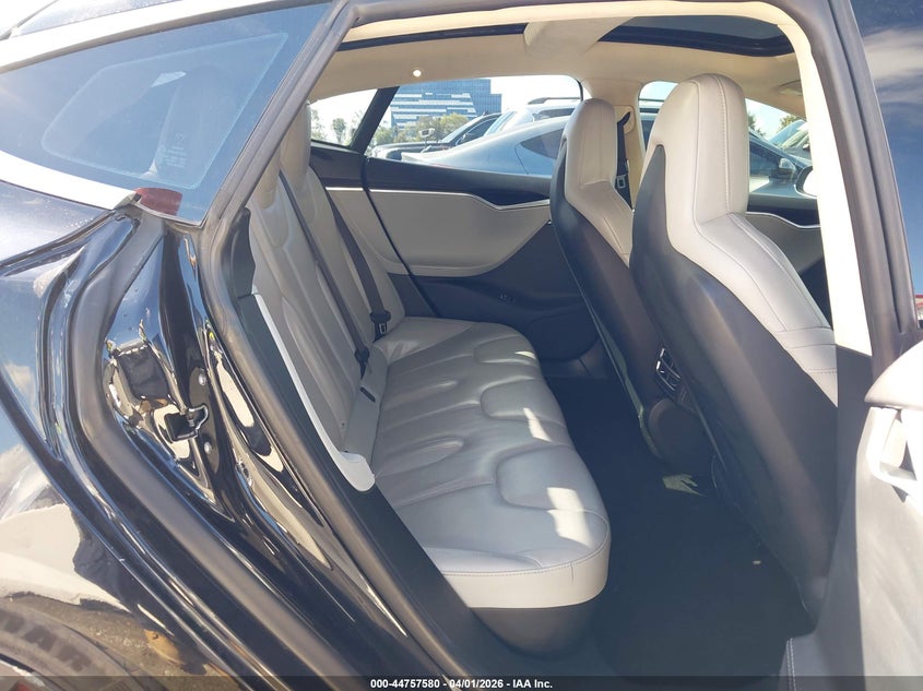 2015 TESLA MODEL S auction photo 8
