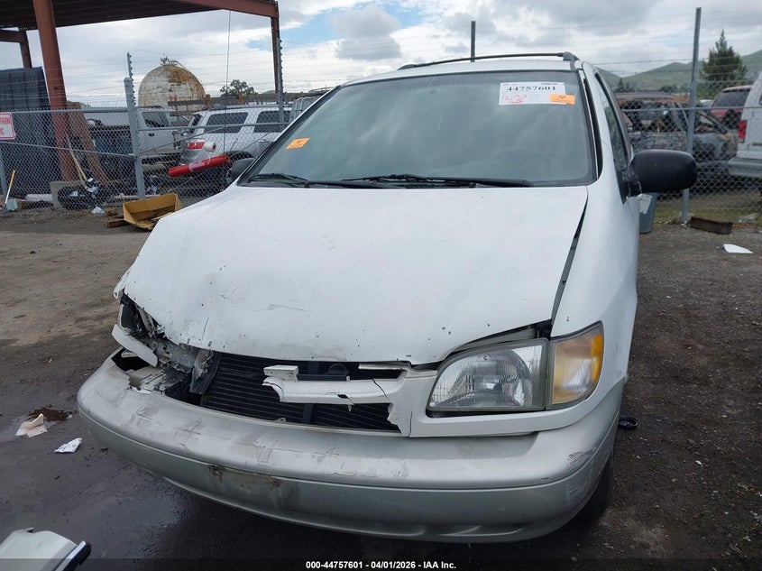 2000 Toyota Sienna Xle VIN: 4T3ZF13C7YU266026 Lot: 44757601