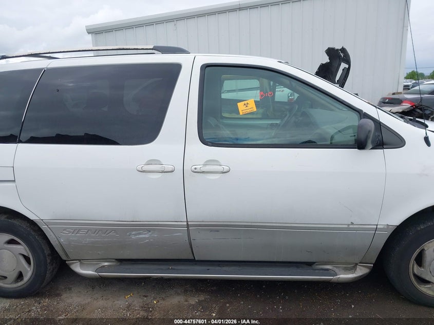 2000 Toyota Sienna Xle VIN: 4T3ZF13C7YU266026 Lot: 44757601