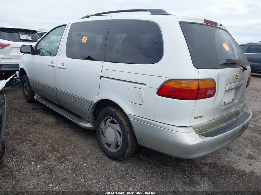 2000 Toyota Sienna Xle