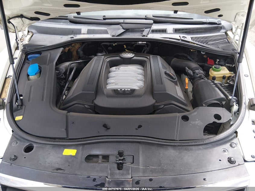 2004 Volkswagen Touareg V8 VIN: WVGEM77L94D043944 Lot: 44757675