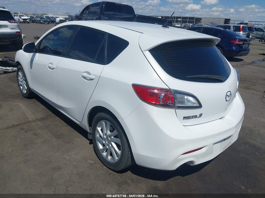 2012 Mazda 3 2.0 I Touring white Lot 111044757746 Vin JM1BL1L89C1604166