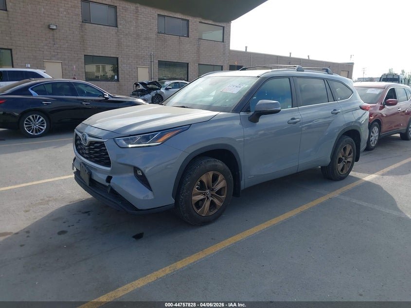 2023 Toyota Highlander Hybrid Xle Bronze