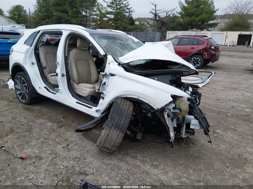 2020 Lincoln Nautilus Reserve