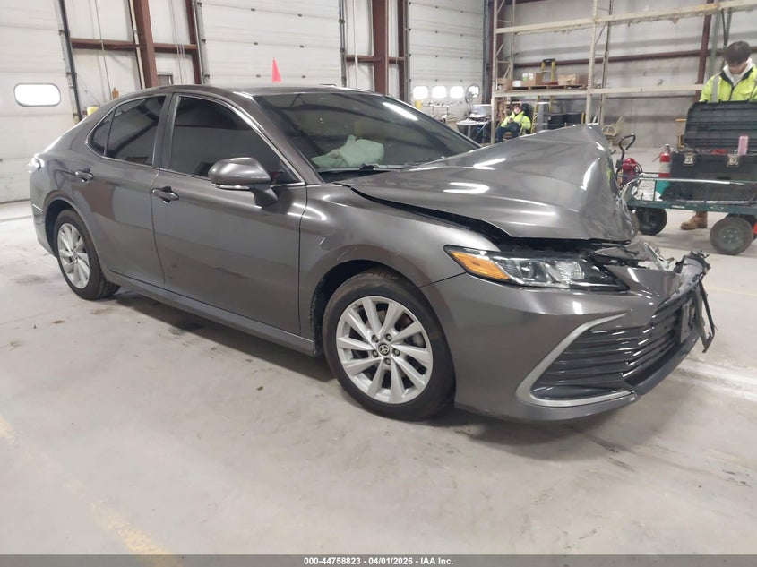 2022 TOYOTA CAMRY LE