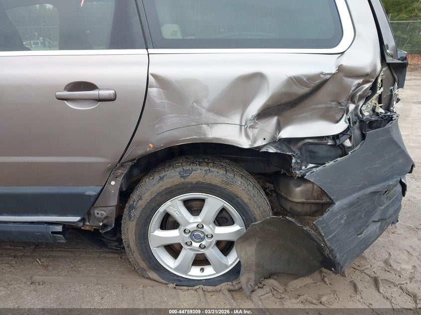 2011 Volvo Xc70 3.2 VIN: YV4940BZ7B1101604 Lot: 44759309