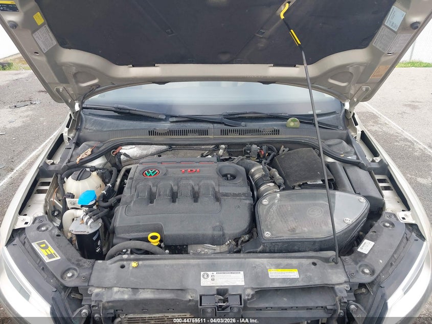 2015 VOLKSWAGEN JETTA 2.0L TDI SE · Фото 10